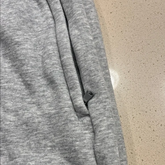 Fabletics Men's Shorts - Picture 3 of 7